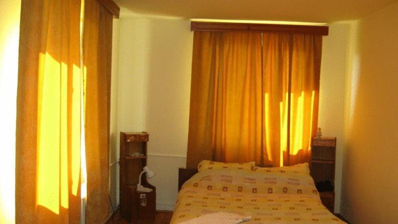 Lary Hostel Suceava Exteriör bild